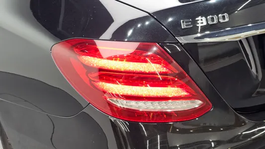 Mercedes-Benz E-Class W213 E300 4MATIC 2020 23