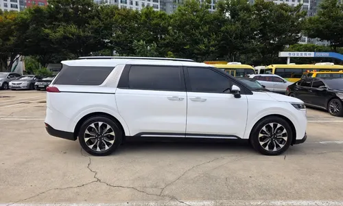 Kia Carnival 7 2022 4