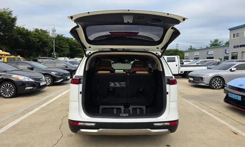 Kia Carnival 7 2022 17