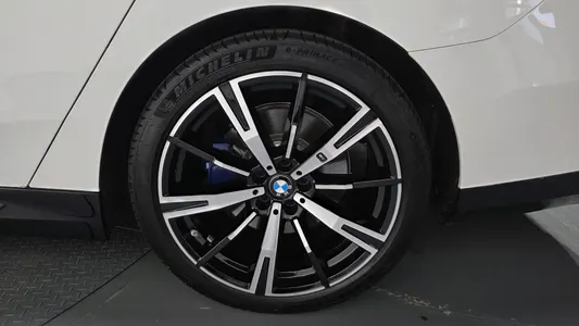 BMW 5 Series (G60) 530i xDrive M 2026 21
