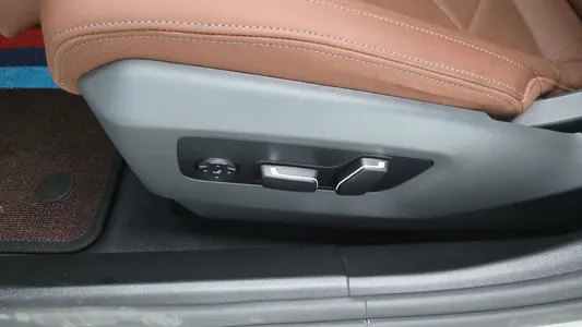 BMW 5 Series (G60) 530i xDrive M 2026 36