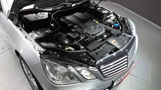 Mercedes-Benz E-Class W212 E200 CGI 2011 6