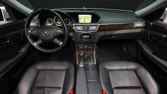 Mercedes-Benz E-Class W212 E200 CGI 2011 7