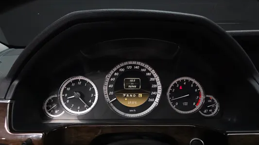 Mercedes-Benz E-Class W212 E200 CGI 2011 8