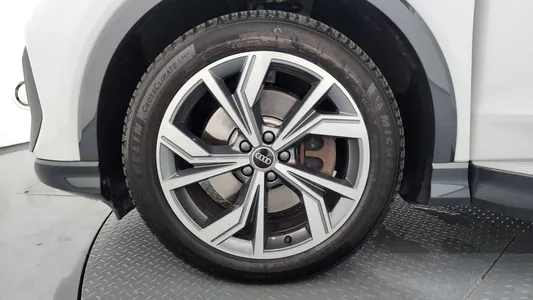 Audi Q4 e- (F4) 40 2023 5