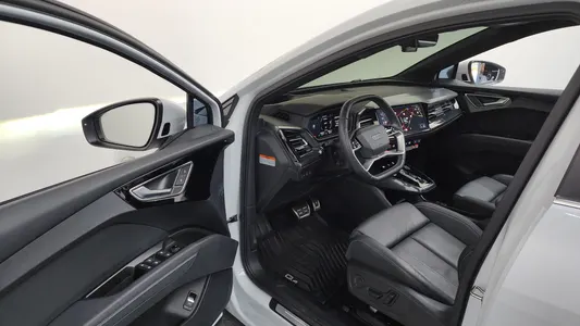 Audi Q4 e- (F4) 40 2023 10