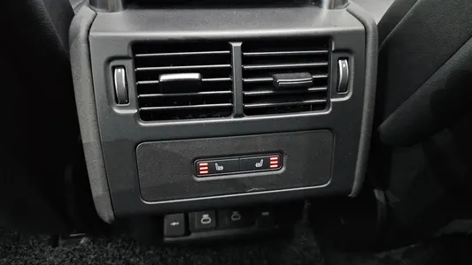 Land Rover 5 D250 S 2022 32