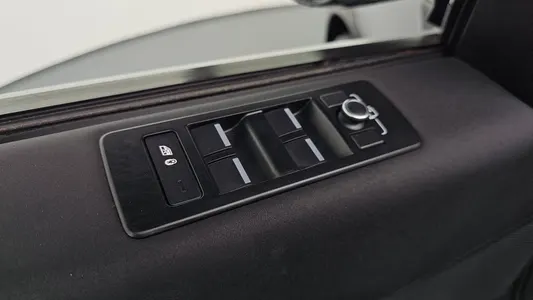Land Rover 5 D250 S 2022 31