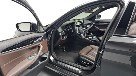 BMW 5 Series (G30) 530i M 2023 10