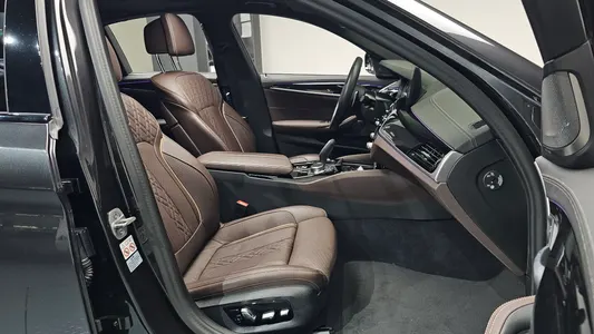 BMW 5 Series (G30) 530i M 2023 27