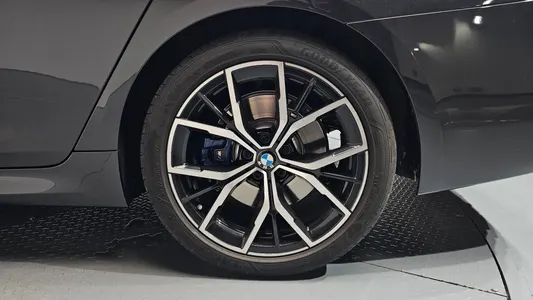 BMW 5 Series (G30) 530i M 2023 22