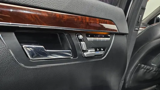 Mercedes-Benz S-Class W221 S500L 4MATIC 2010 35