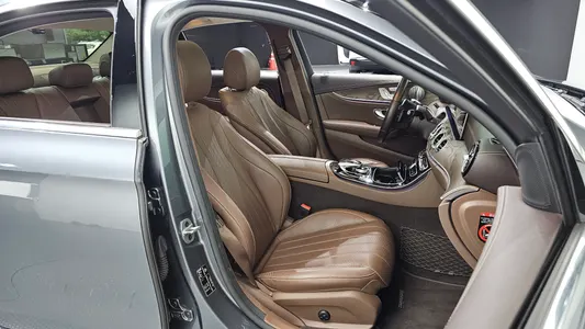 Mercedes-Benz E-Class W213 E300 4MATIC 2019 26