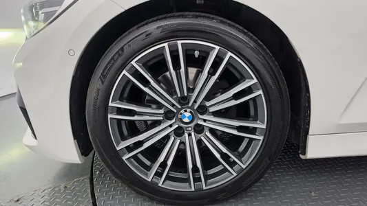 BMW 3 Series (G20) 320i M 2021 5