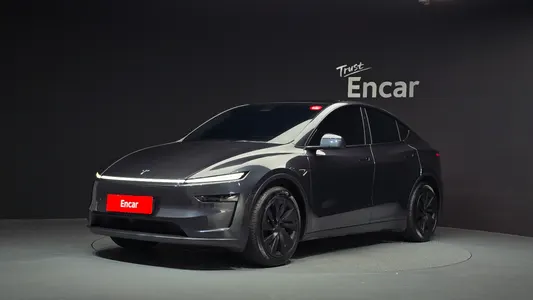 Tesla Y AWD 2025