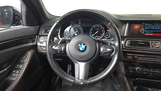 BMW 5 Series (F10) 528i xDrive M 2016 12