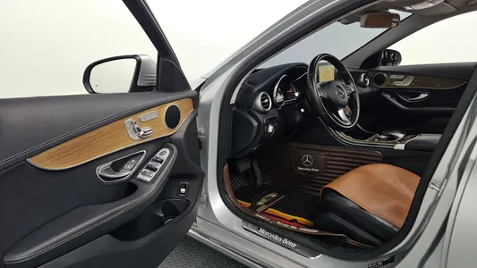 Mercedes-Benz C-Class W205 C220 d 2016 10