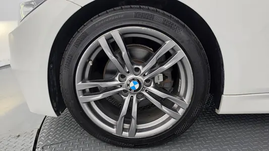 BMW 3 Series (F30) 320d M 2015 5