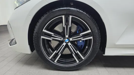 BMW 3 Series (G20) 320i M 2025 4