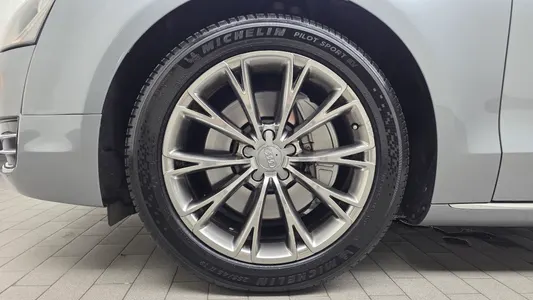 Audi A8 3.0 TFSI LWB 2011 5