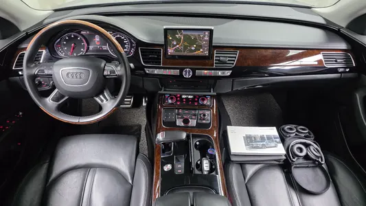 Audi A8 3.0 TFSI LWB 2011 7