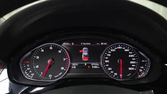 Audi A8 3.0 TFSI LWB 2011 8