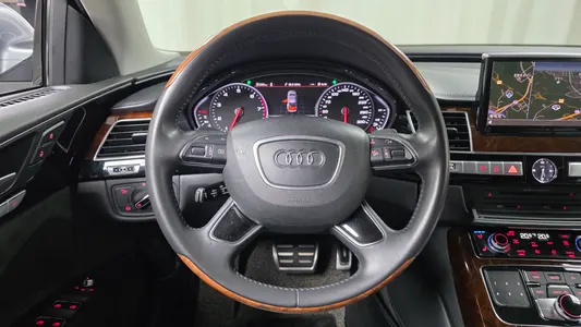 Audi A8 3.0 TFSI LWB 2011 13