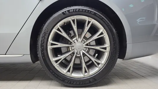 Audi A8 3.0 TFSI LWB 2011 21