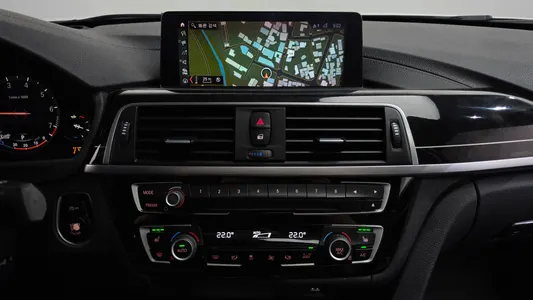 BMW 3 Series (F30) 320i 2018 13