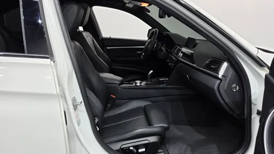 BMW 3 Series (F30) 320i 2018 26