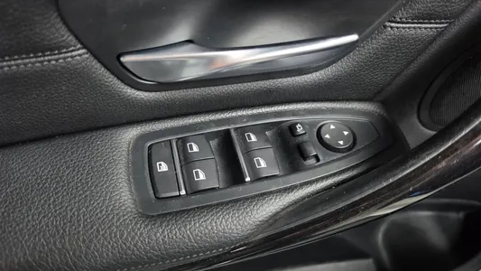 BMW 3 Series (F30) 320i 2018 29