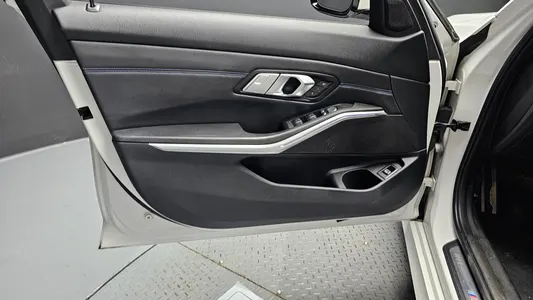 BMW 3 Series (G20) 320i M 2021 24