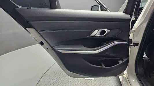 BMW 3 Series (G20) 320i M 2021 25