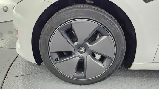 Tesla 3 AWD 2021 5