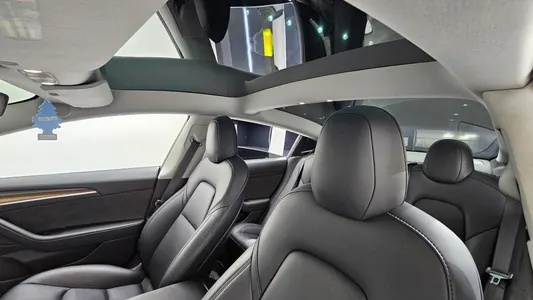 Tesla 3 AWD 2021 19