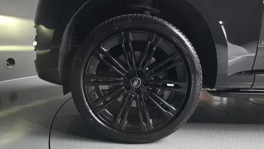 Land Rover 5 D350 AB 2023 4