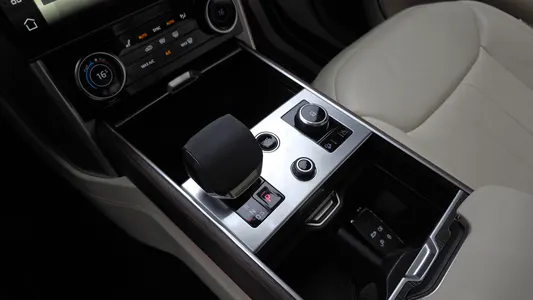 Land Rover 5 D350 AB 2023 8
