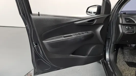 Chevrolet Spark LT 2019 24