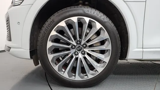 Audi Q8 e- (GE) 55 2024 5