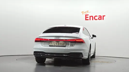 Audi A7 (4K) 55 TFSI 2021 4