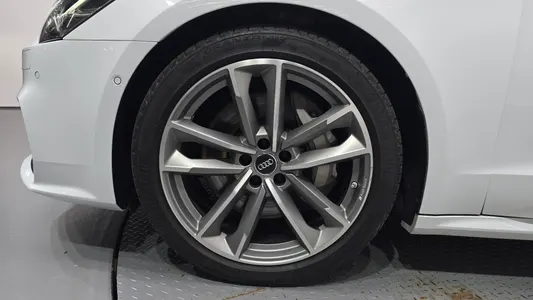 Audi A7 (4K) 55 TFSI 2021 5