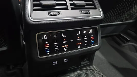 Audi A7 (4K) 55 TFSI 2021 27