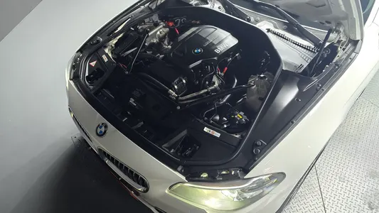 BMW 5 Series (F10) 520d 2014 6