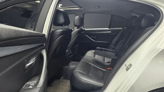 BMW 5 Series (F10) 520d 2014 12