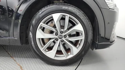 Audi e- 55 2020 5