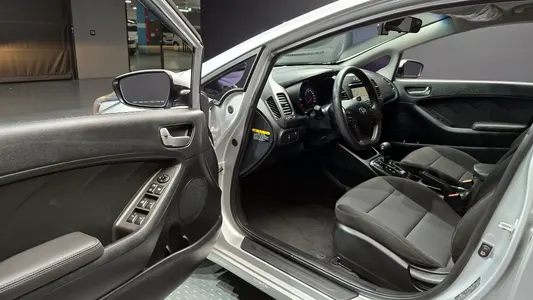 Kia K3 2017 11