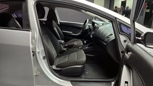 Kia K3 2017 10