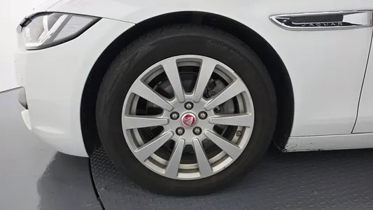 Jaguar XE 20d 2016 5