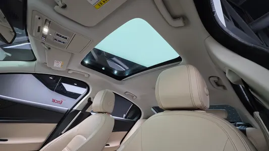 Jaguar XE 20d 2016 13
