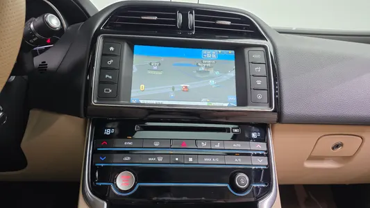 Jaguar XE 20d 2016 15